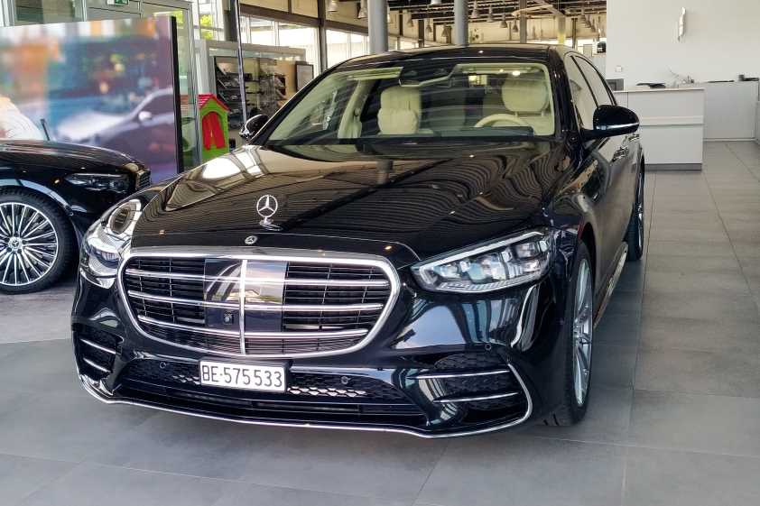 Black- Limousine Tour in Switzerland